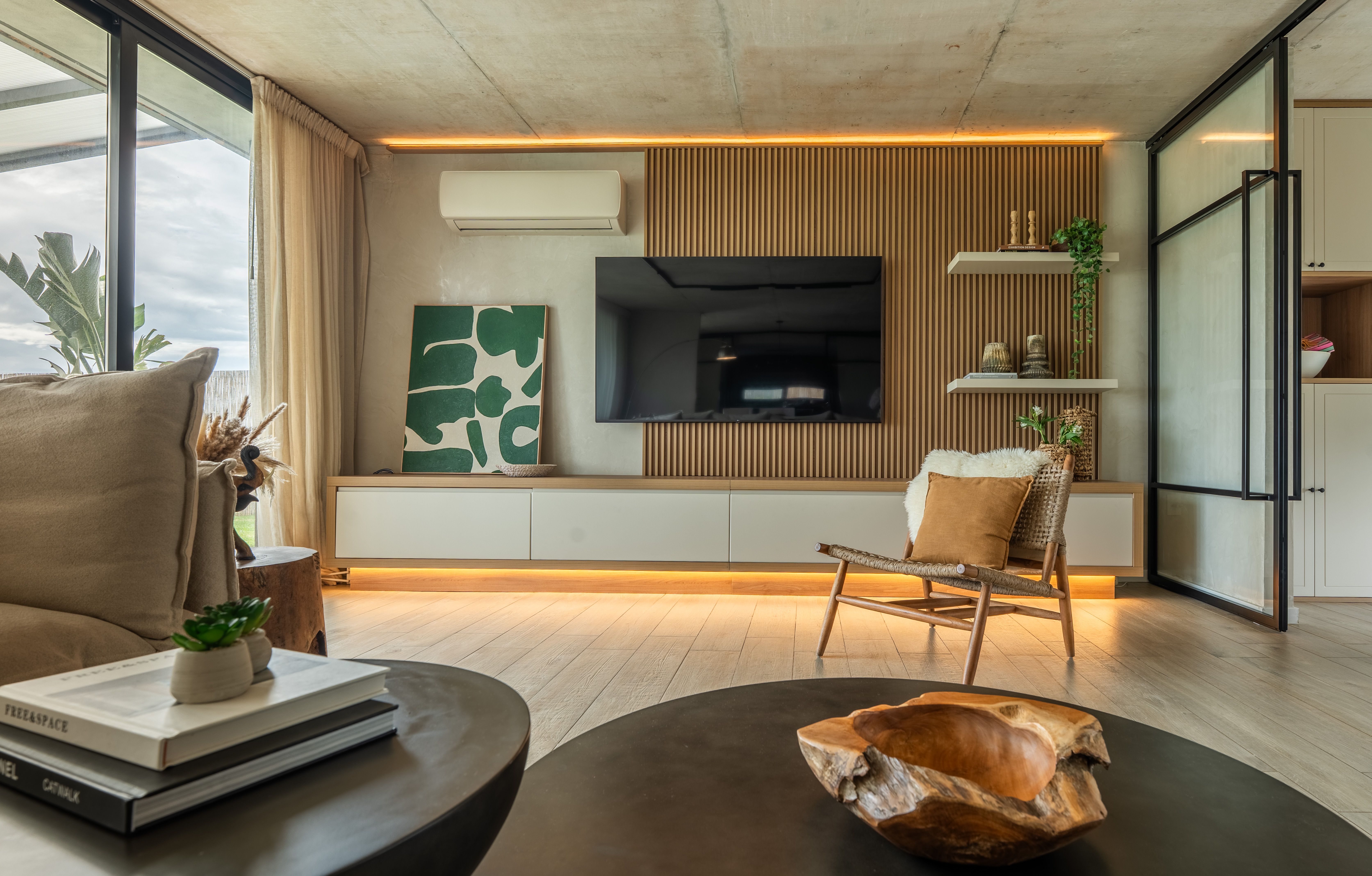 Living, biblioteca y dormitorios